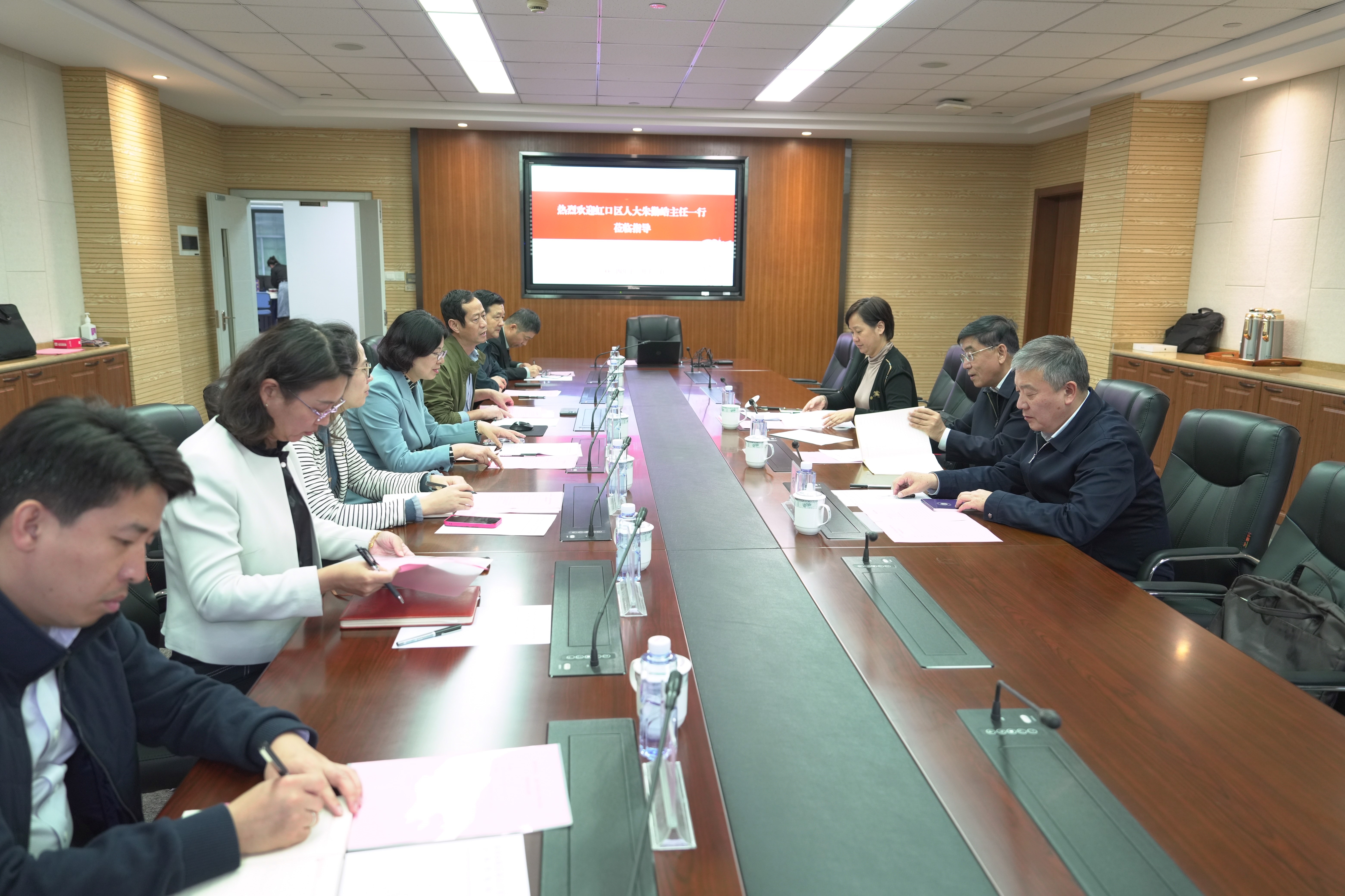 座谈会(1).jpg